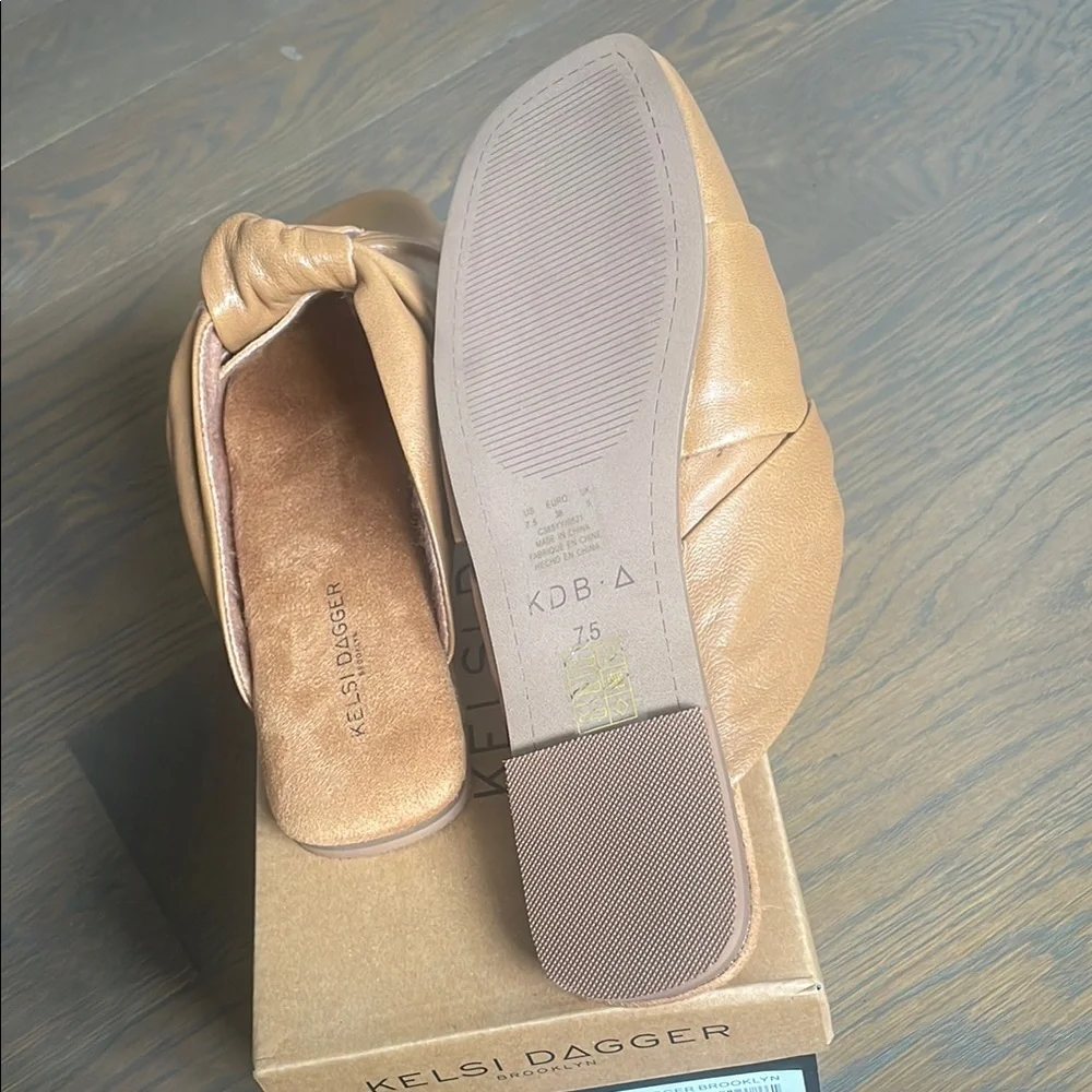 Kelsi Dagger Tan Mules with Chic Design - Picture 4 of 4